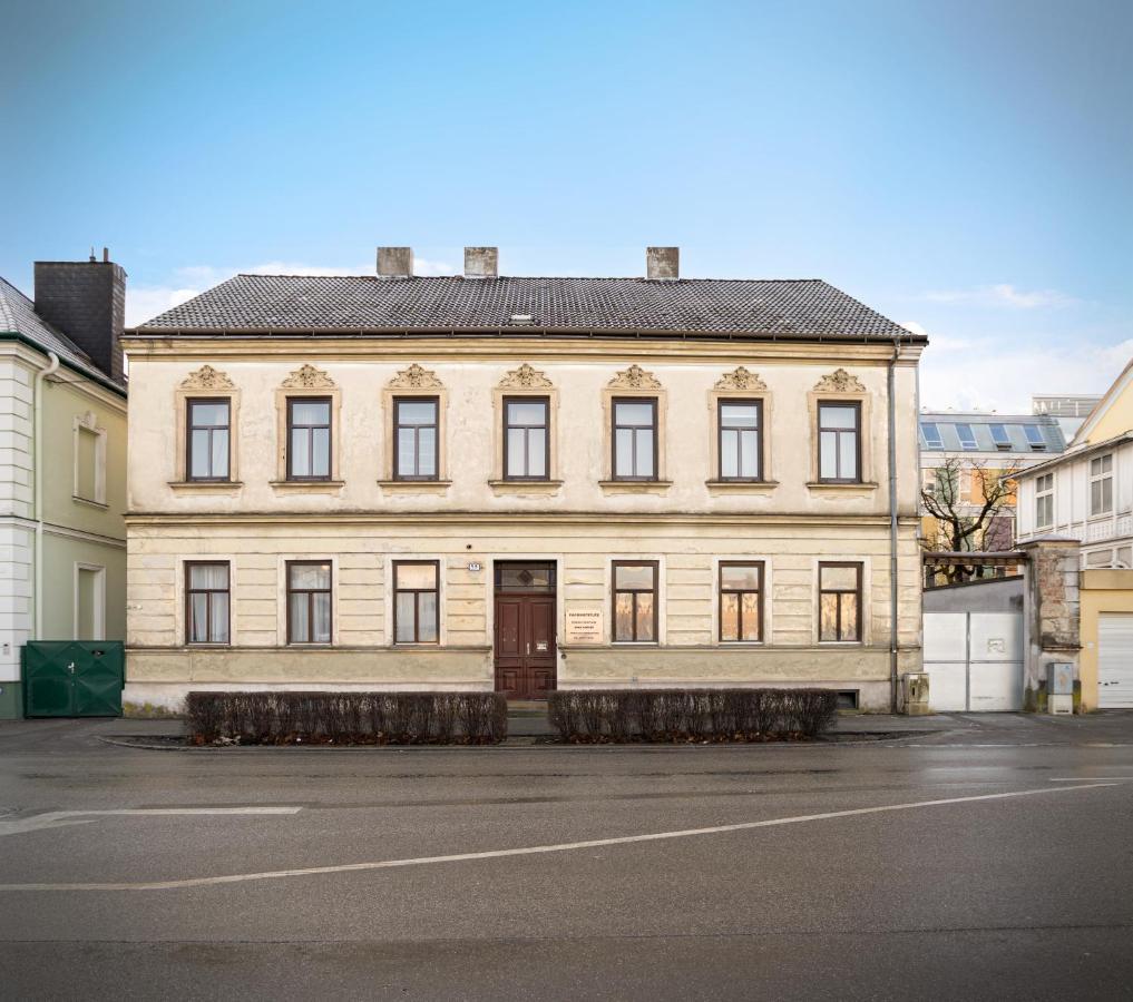 City Appartement Wagram Am Hauptbahnhof Sankt Poelten Exteriér fotografie