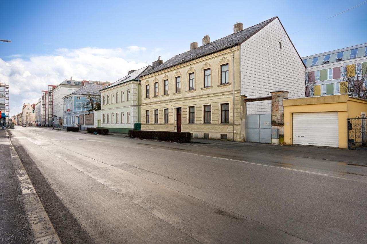 City Appartement Wagram Am Hauptbahnhof Sankt Poelten Exteriér fotografie